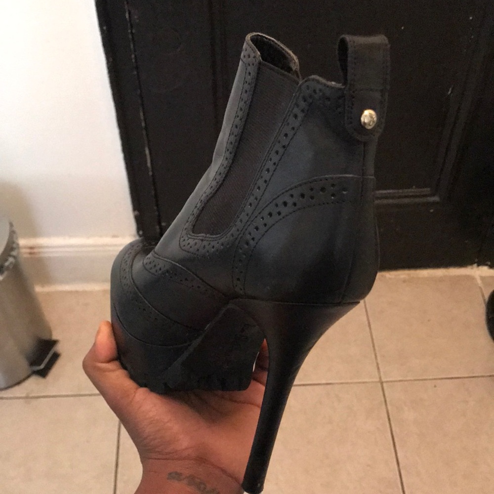 Shoes - Picture 2 of 4